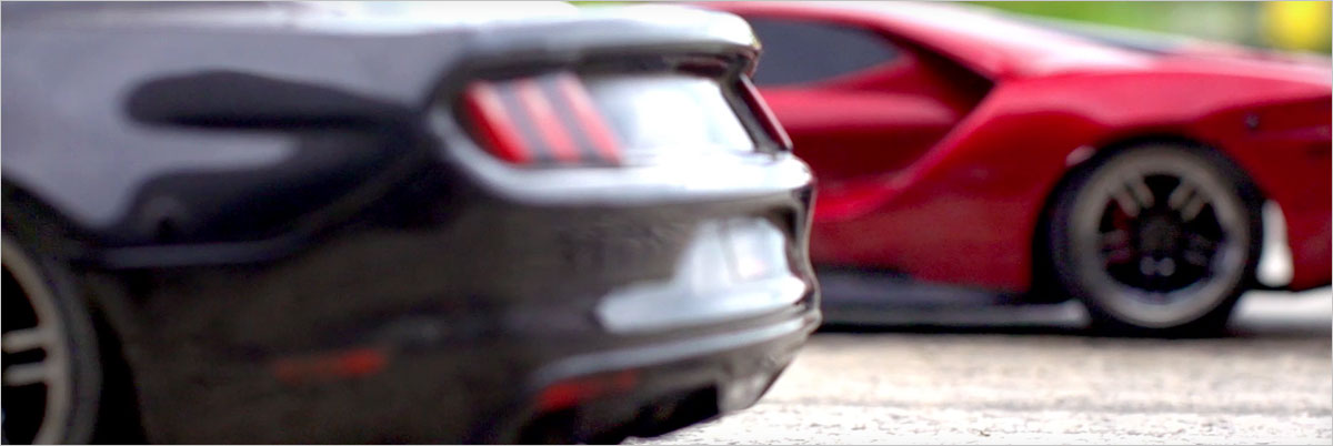 Rennsport mit dem Traxxas Ford GT und Mustang GT