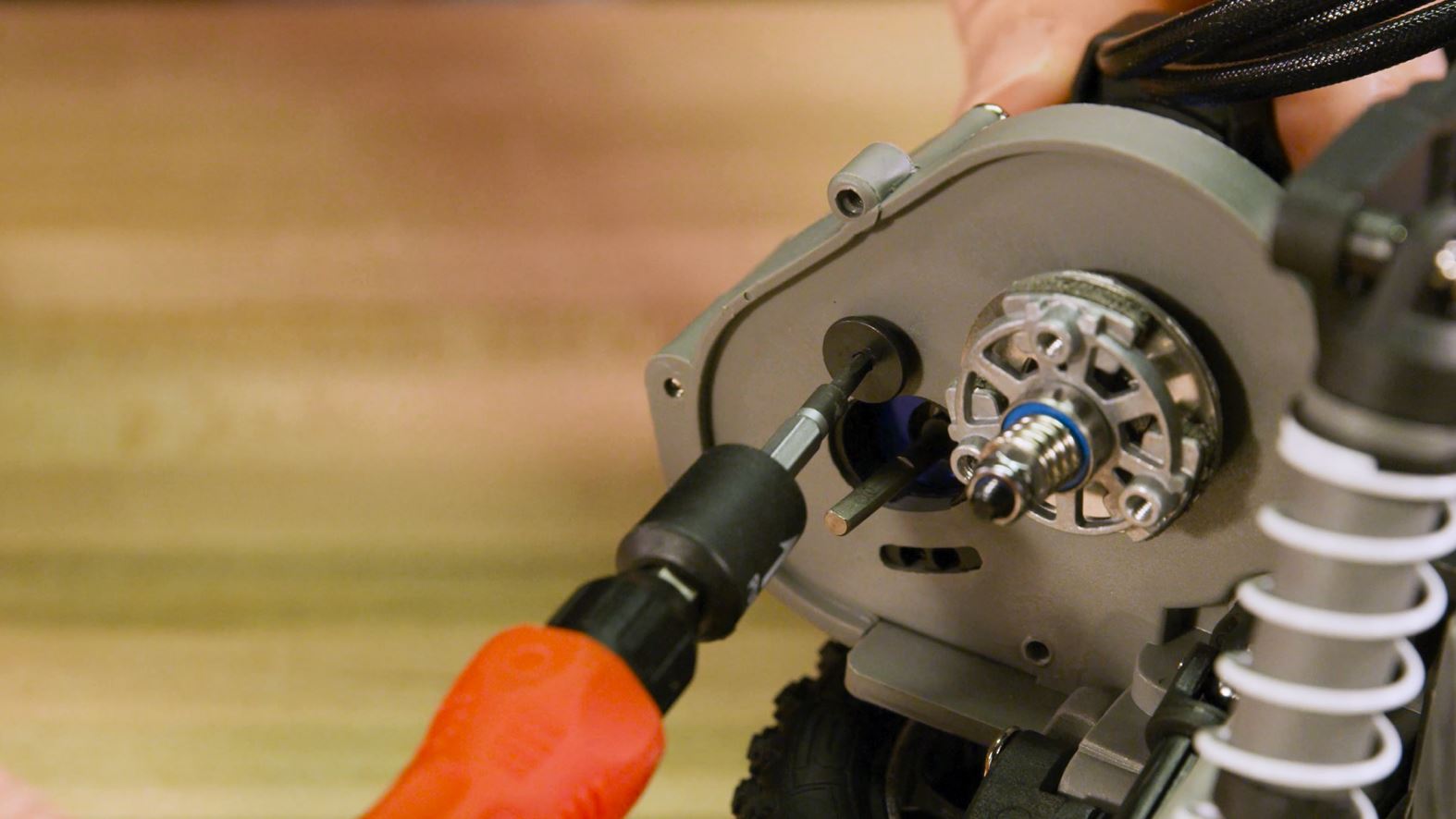 Installieren Sie den Velineon-Motor Installieren Sie den Velineon-Motor
