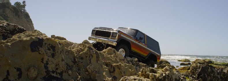 Der TRX-4 Bronco nutzt die Vorteile eines landschaftlich reizvollen Strandweges - Traxxas News Der TRX-4 Bronco nutzt die Vorteile eines landschaftlich reizvollen Strandweges