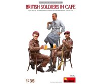 1:35 Fig. Brit. Soldaten im Caf&eacute; (3)