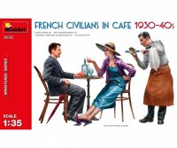 1:35 Fig. Franz Zivilisten im Caf&eacute; (3)