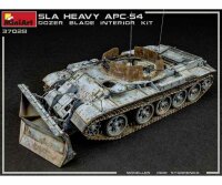 550037028 1:35 SLA APC T-54 m Räumschild/Interieur