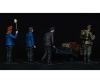 550038010 1:35 Fig. Dt. Bahnhofsper. 1930-40s (4)
