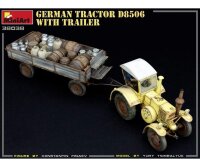 550038038 1:35 Deutscher Traktor D8506 mit Anhänger (1)
