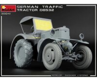 550038041 1:35 Deutscher Traktor/Zugmaschine "D8532"
