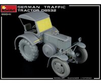 550038041 1:35 Deutscher Traktor/Zugmaschine "D8532"