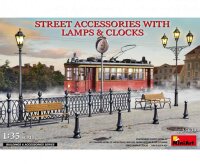 1:35 Stra&szlig;enzubeh&ouml;r-Set Laternen/Uhr