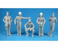 550035157 1:35 Fig. Ung. Panzerbesatzung (5)